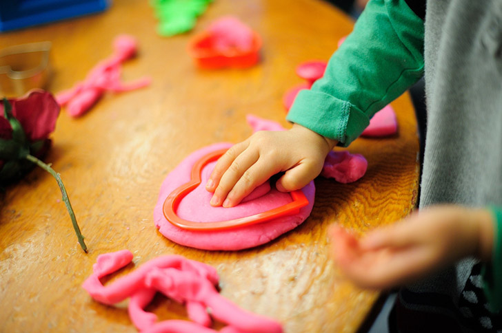 How to use play dough to teach English.